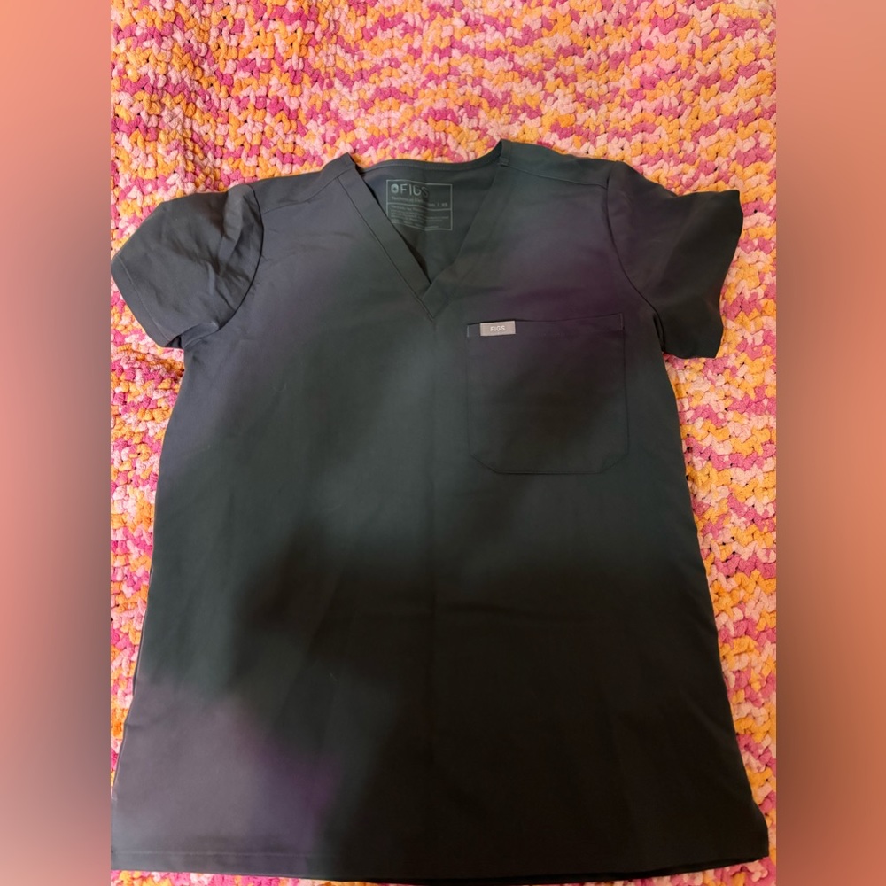 Figs scrub top